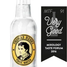 Tonic Water 2 Cl Flasche Mit Trophaee @2x 1.jpg